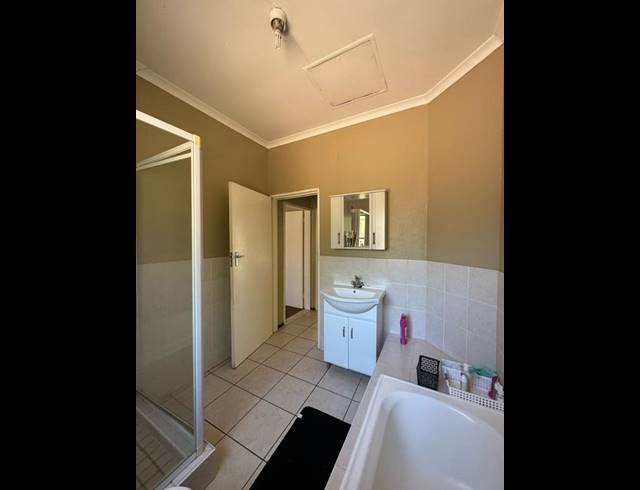 2 BEDROOM COMPLEX FOR SALE IN RUIMSIG